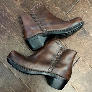 Dansko Scout bootie, sz 41